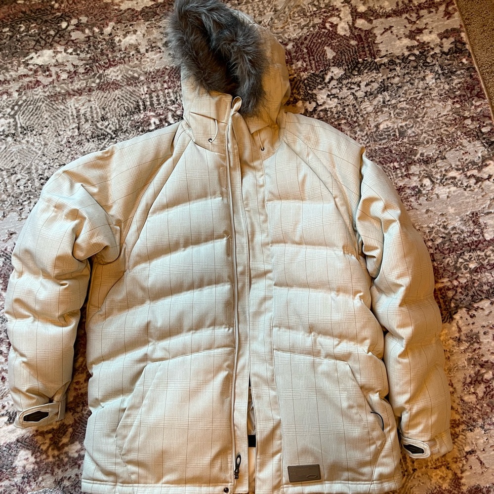 Oakley Men’s Ski jacket XXL cream color